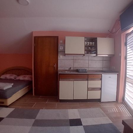 Red Apartman 2 تريبينيي المظهر الخارجي الصورة