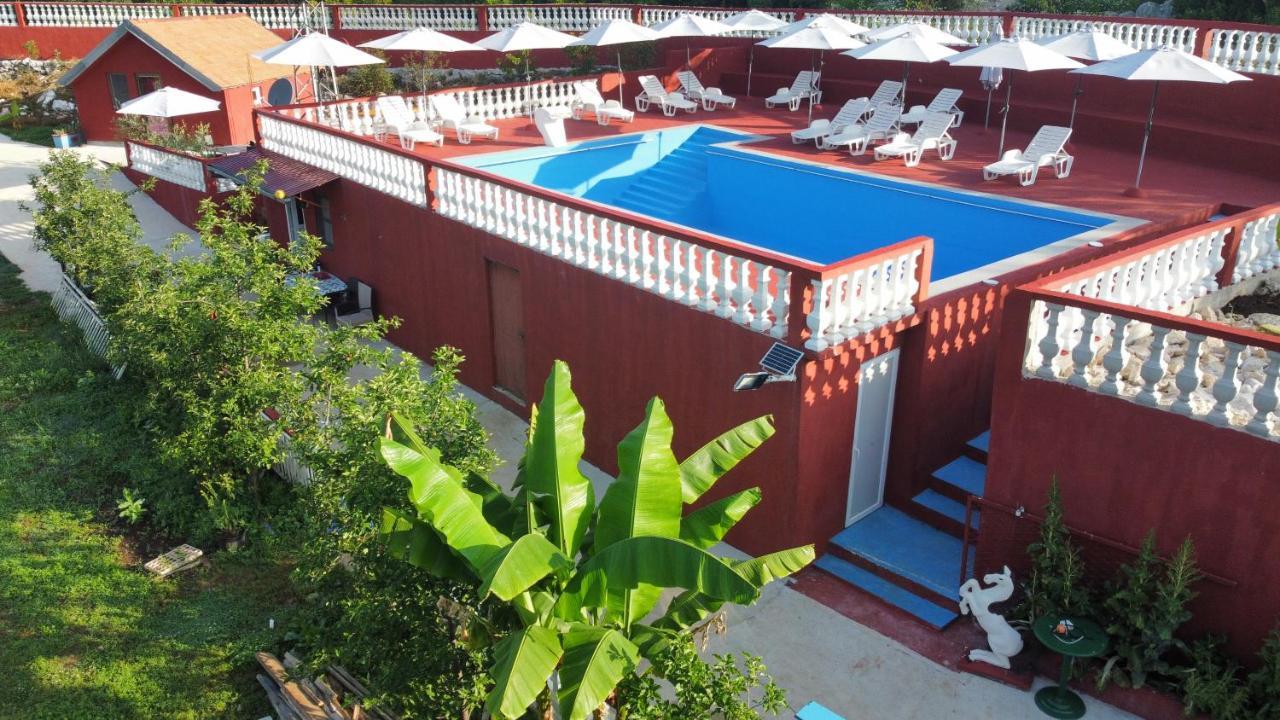 Red Apartman 2 تريبينيي المظهر الخارجي الصورة